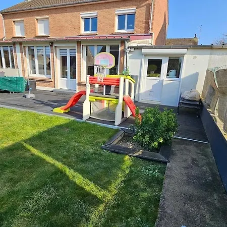 Family For 4 People, With Garden Сasa de vacaciones *